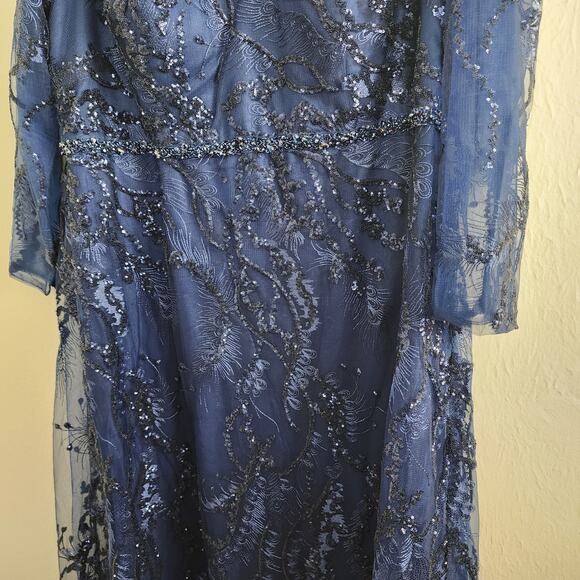 NEW Mac Duggal Navy Embellished Illusion Long Sleeve V-Neck A-Line Mesh Gown - Picture 9 of 14